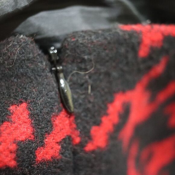 Talbots Red & Black Wool Houndstooth Pencil Skirt 12 Classic Plaid Career Style - Picture 9 of 10